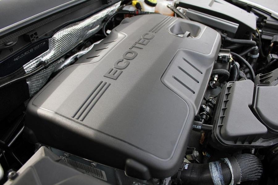  Buick Regal CXL 2011 года  (фото 33 из 47)